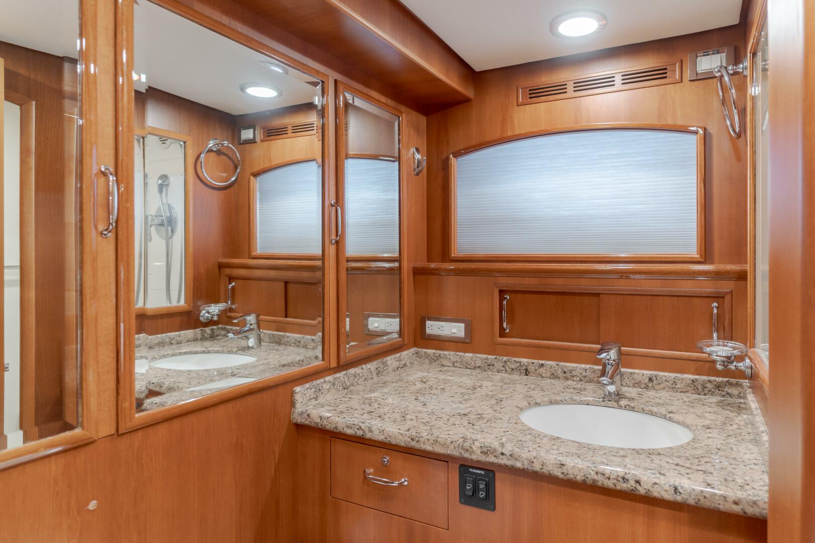 2008 Grand Banks 59 Aleutian RP - Image 23
