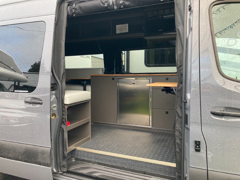 2025 27North Venture Van 170 - Image 10