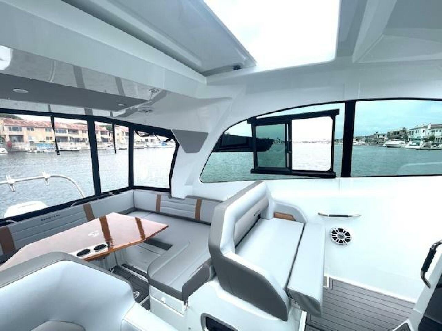 2022 Beneteau 32 Gran Turismo - Image 16