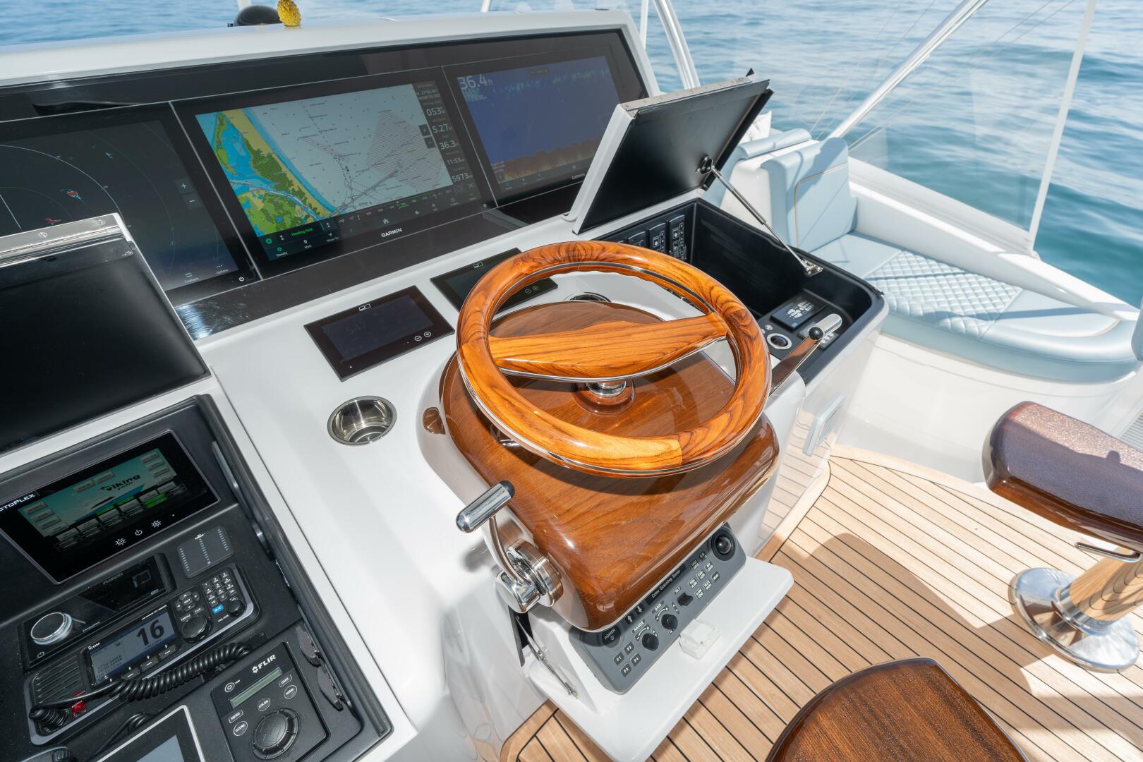 2025 Viking 90 Convertible - Image 7