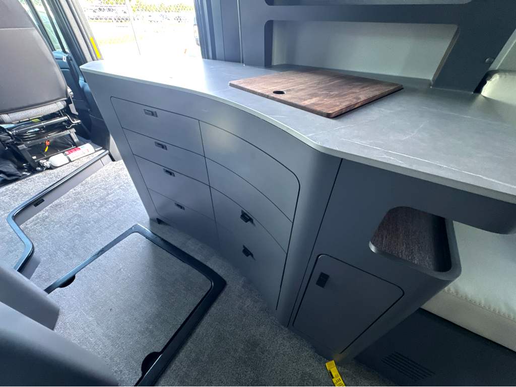 2027 GRAND DESIGN LINEAGE SERIESVP LVP2 - Image 26