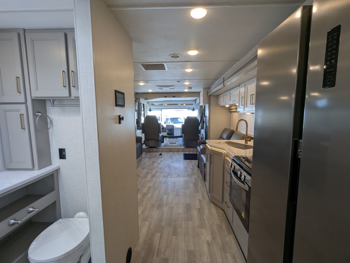 2025 Thor Motor Coach Windsport 35R - Image 41