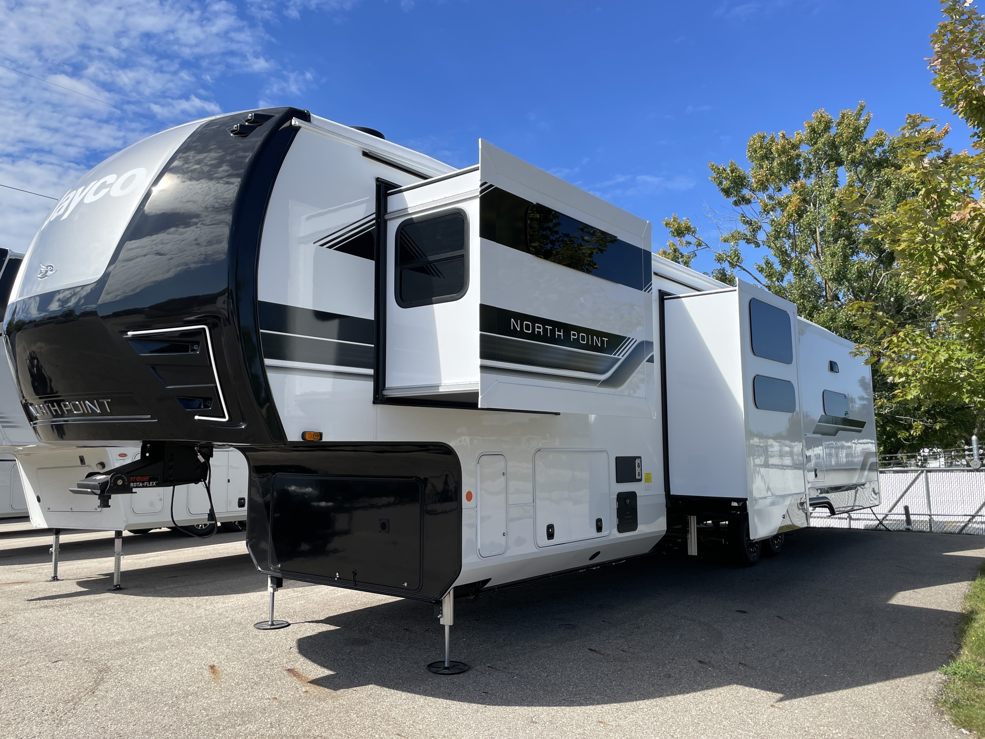 2027 Jayco North Point 361RLBH - Image 7