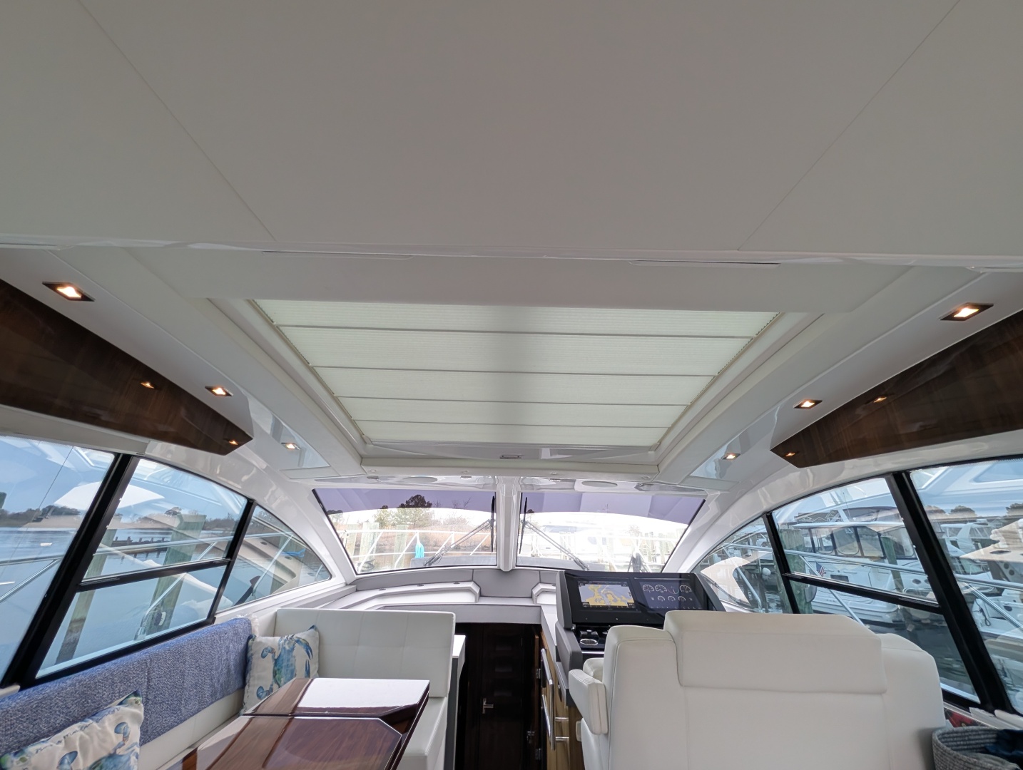 2022 Cruisers Yachts 54 Cantius - Image 21