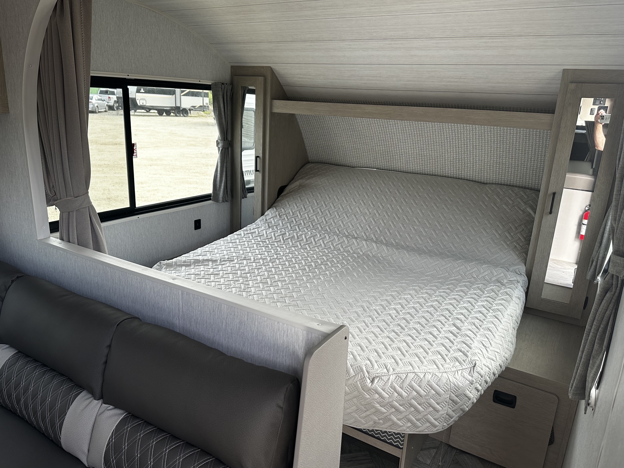 2024 Forest River Wildwood X-Lite 261BHXL - Image 7