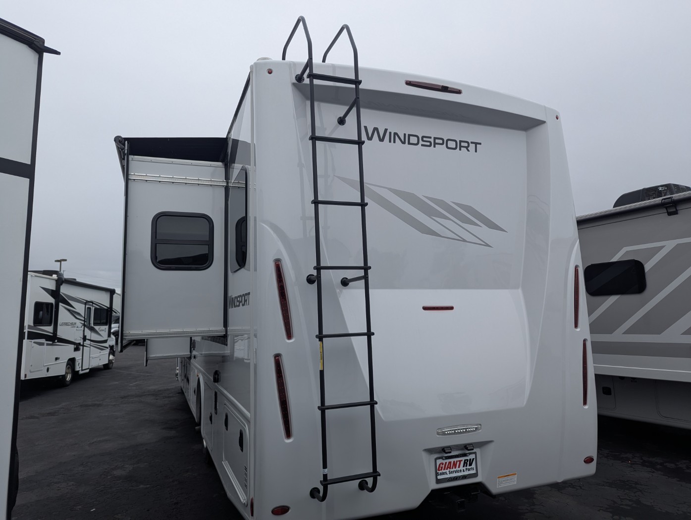 2026 Thor Motor Coach Windsport 36H - Image 4