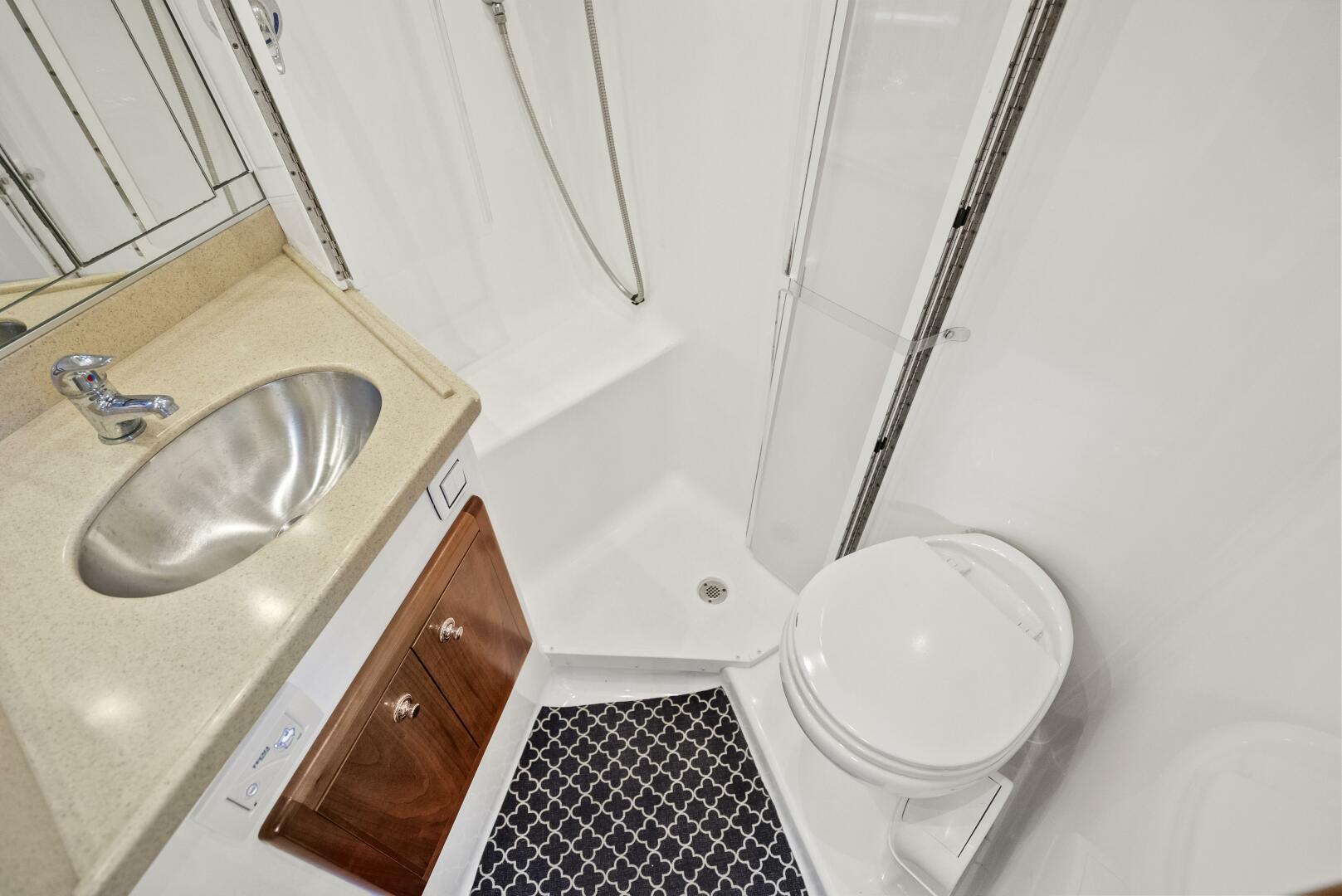 2018 Albemarle 41 Express - Image 24