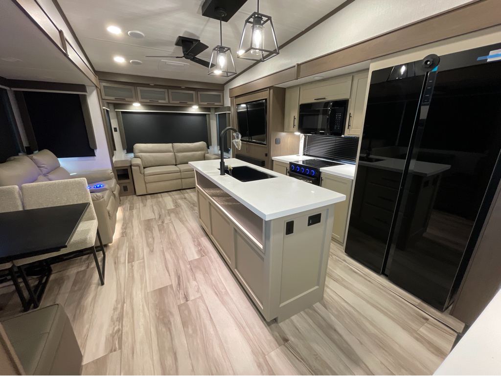 2027 Keystone Cougar 316RLS - Image 5