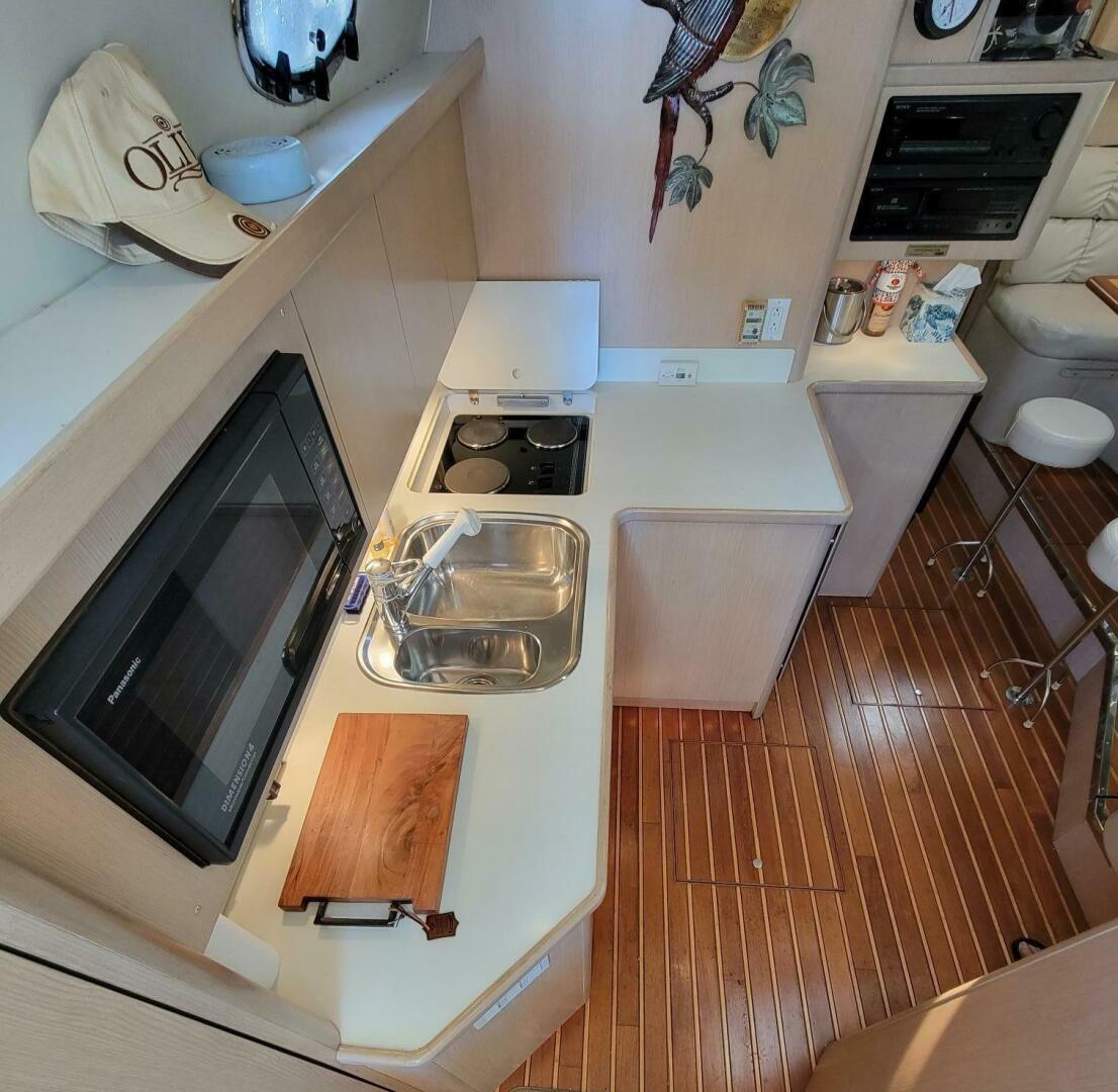 1996 Tiara Yachts 4000 Express - Image 10
