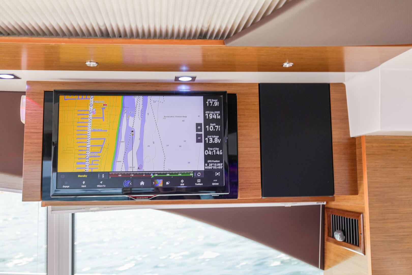 2014 Cruisers Yachts 45 Cantius - Image 46