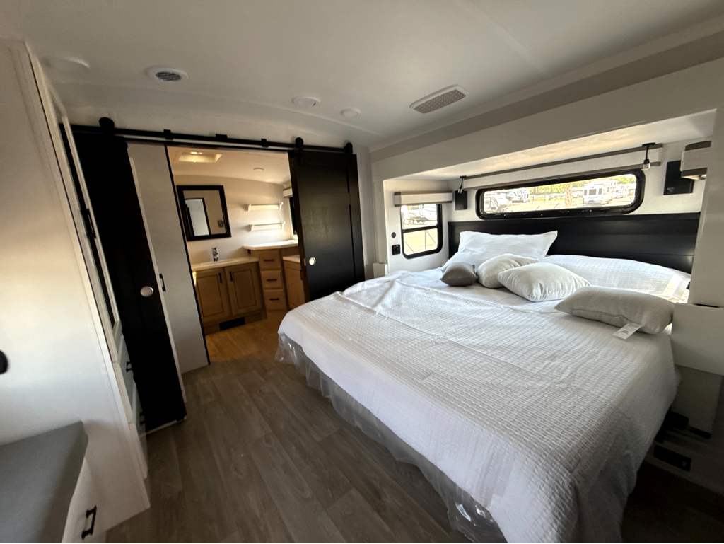 2027 JAYCO PINNACLE 39FLOK - Image 24