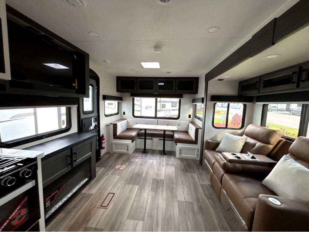 2026 VENTURE RV SPORTTREK 302VRD - Image 25