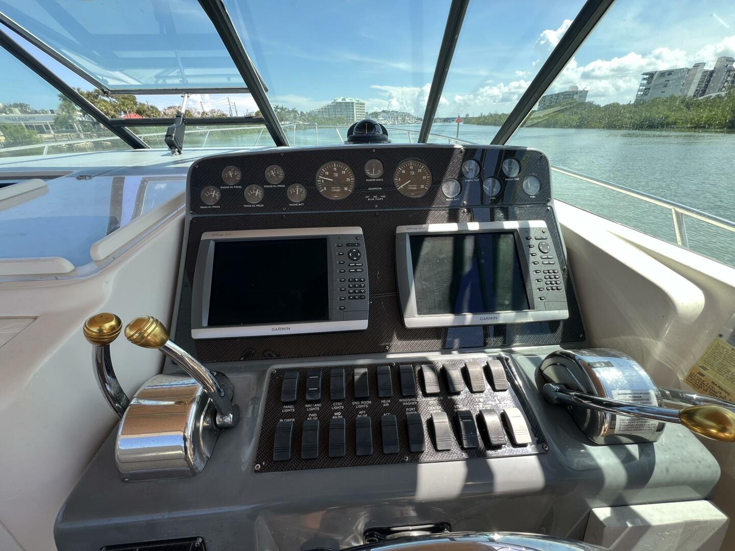 1998 Tiara Yachts 3500 Express - Image 11