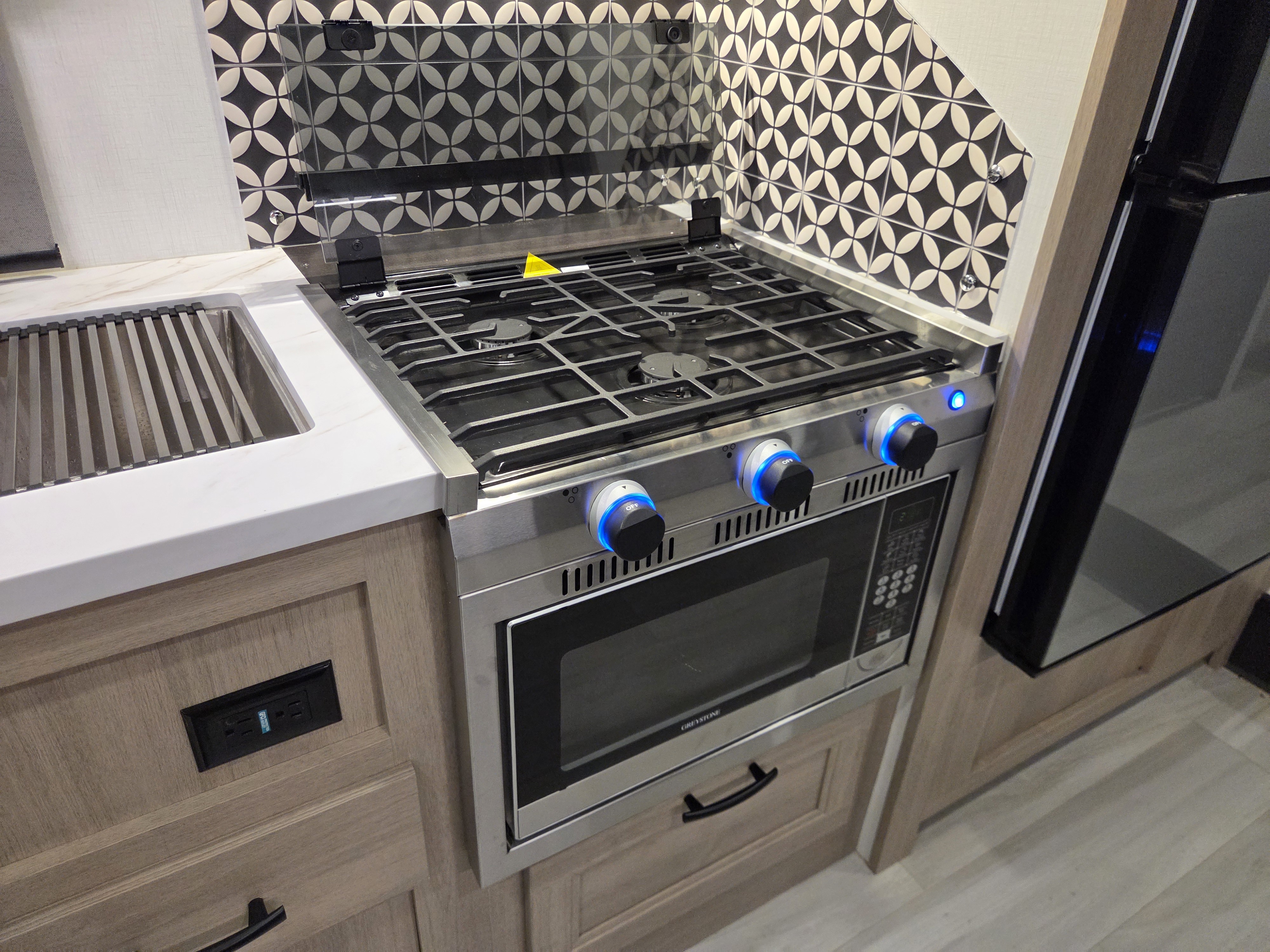 2024 Forest River Sunseeker 3010DS - Image 11