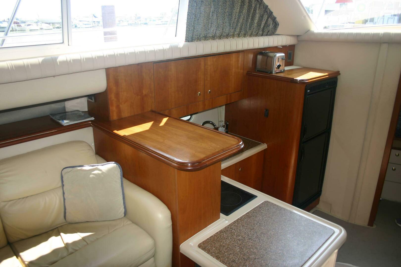 2001 Cruisers Yachts 3750 Motor Yacht - Image 30
