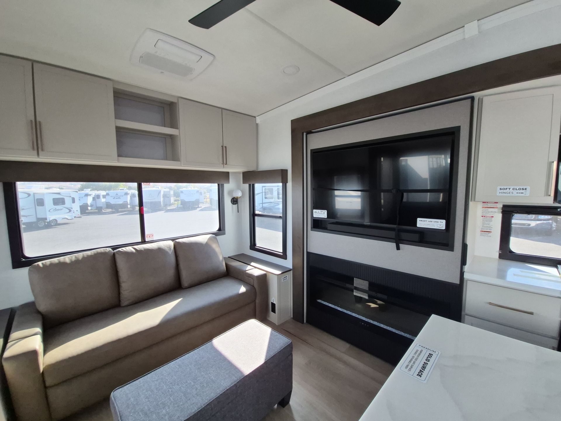 2027 Alliance RV Paradigm 340RL - Image 17