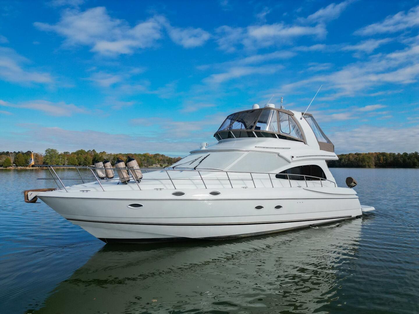2002 Cruisers Yachts 5000 Sedan Sport - Image 2