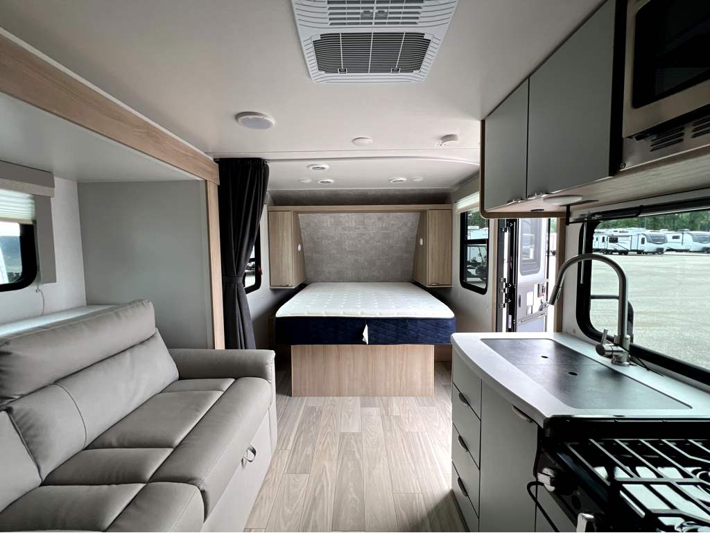 2024 WINNEBAGO MINNIE WINNIE 2108FBS - Image 22