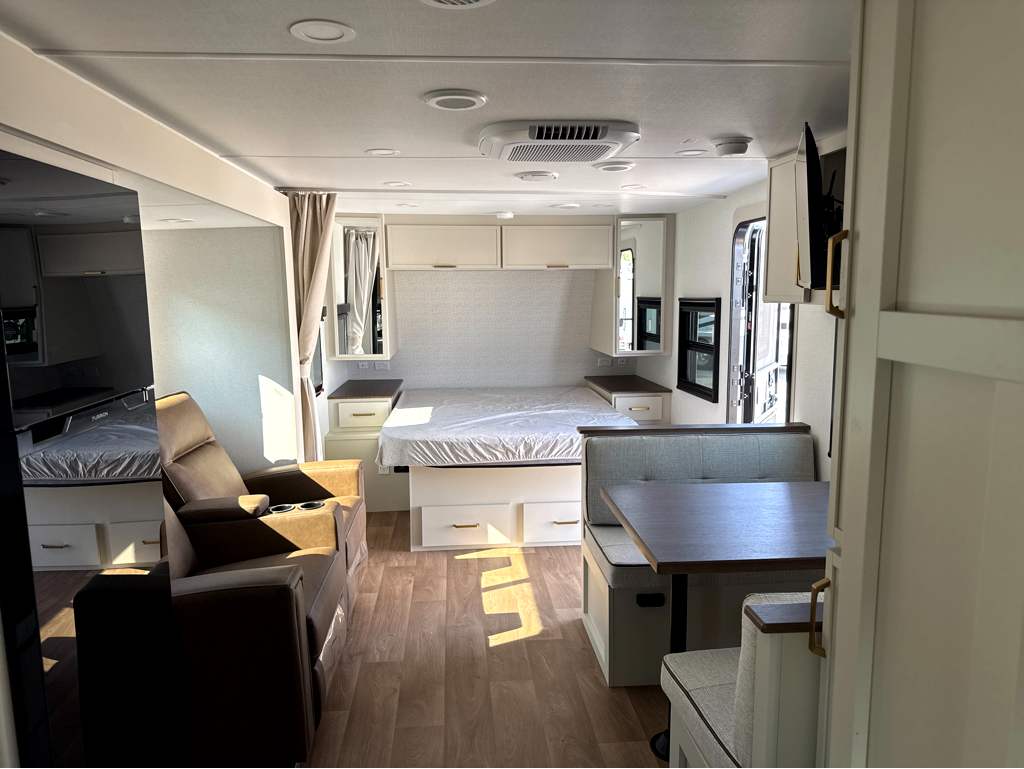 2027 GRAND DESIGN IMAGINE 22MLE - Image 6