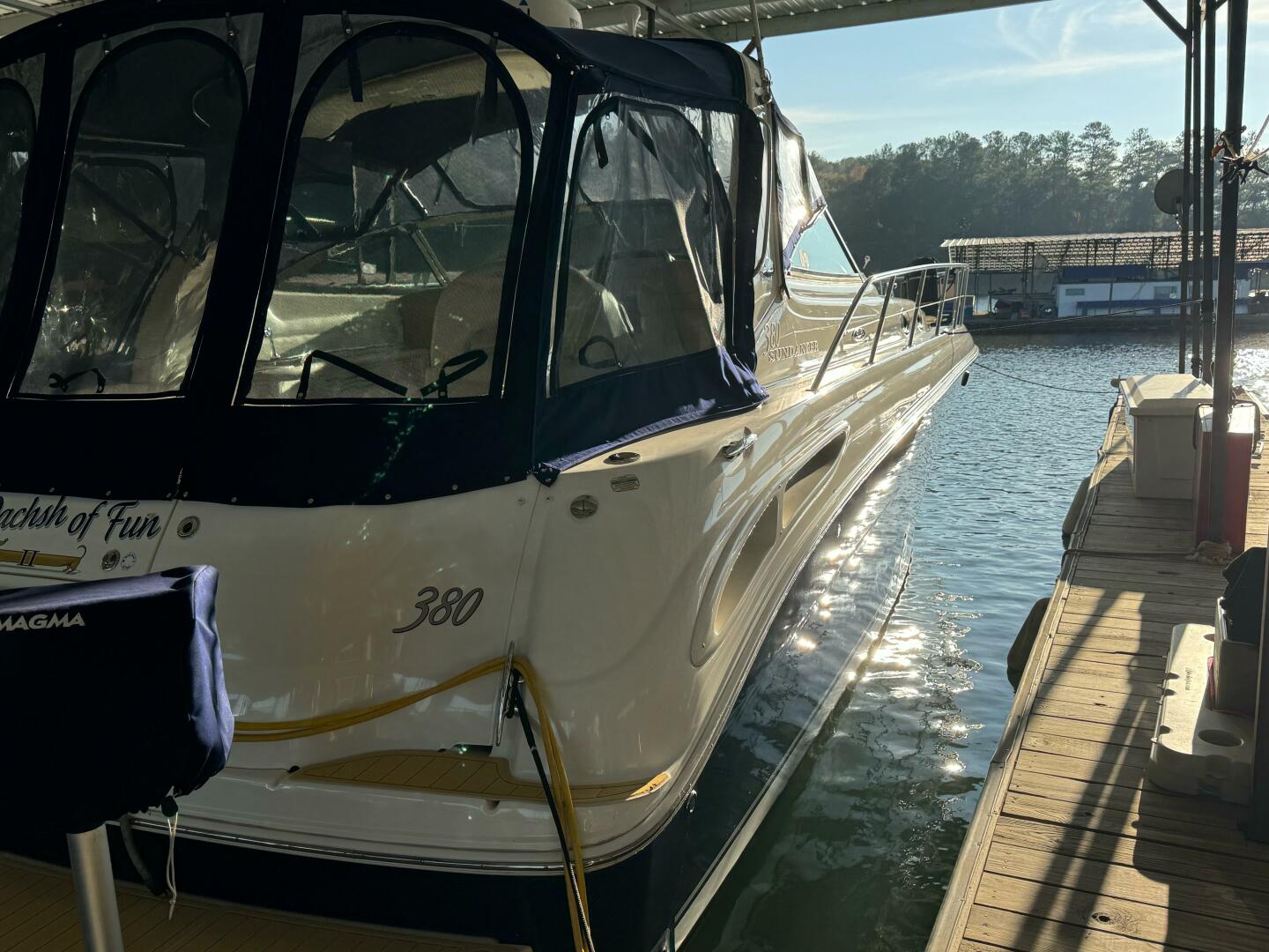 2004 Sea Ray 380 Sundancer - Image 11