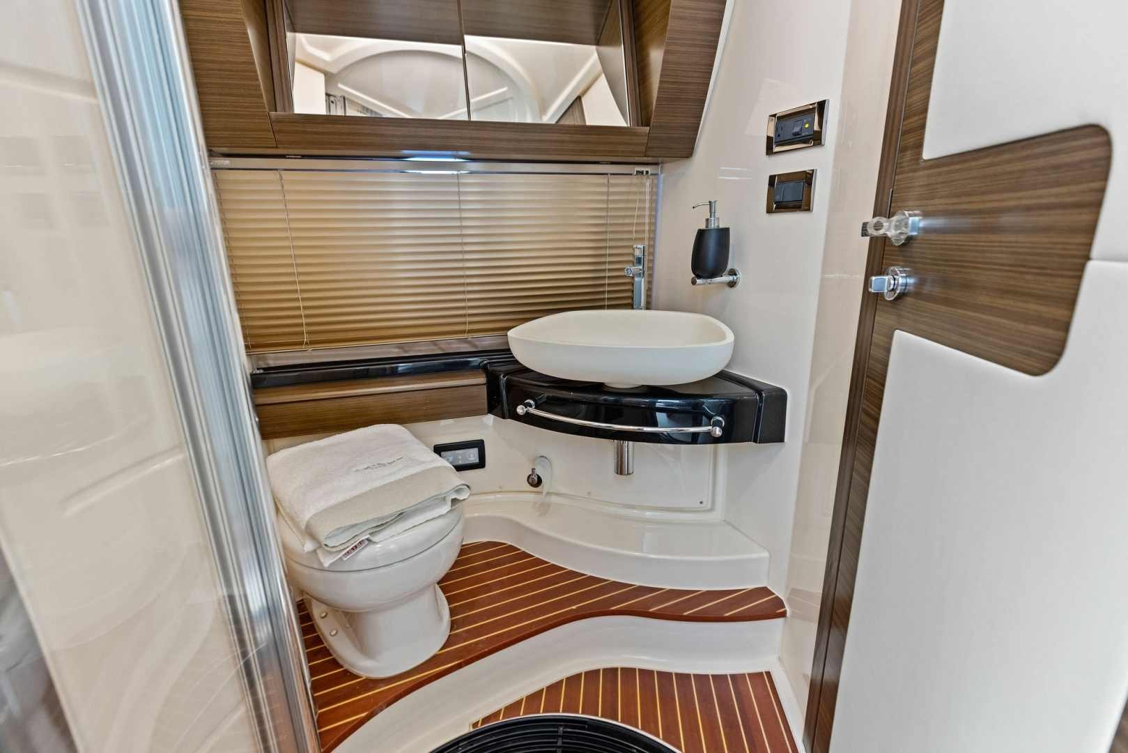 2015 Azimut 55S - Image 70