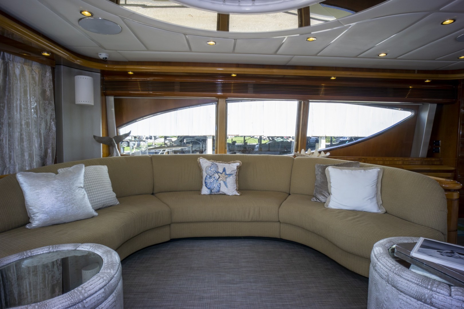 2000 Ferretti Yachts Custom Line 94 - Image 7