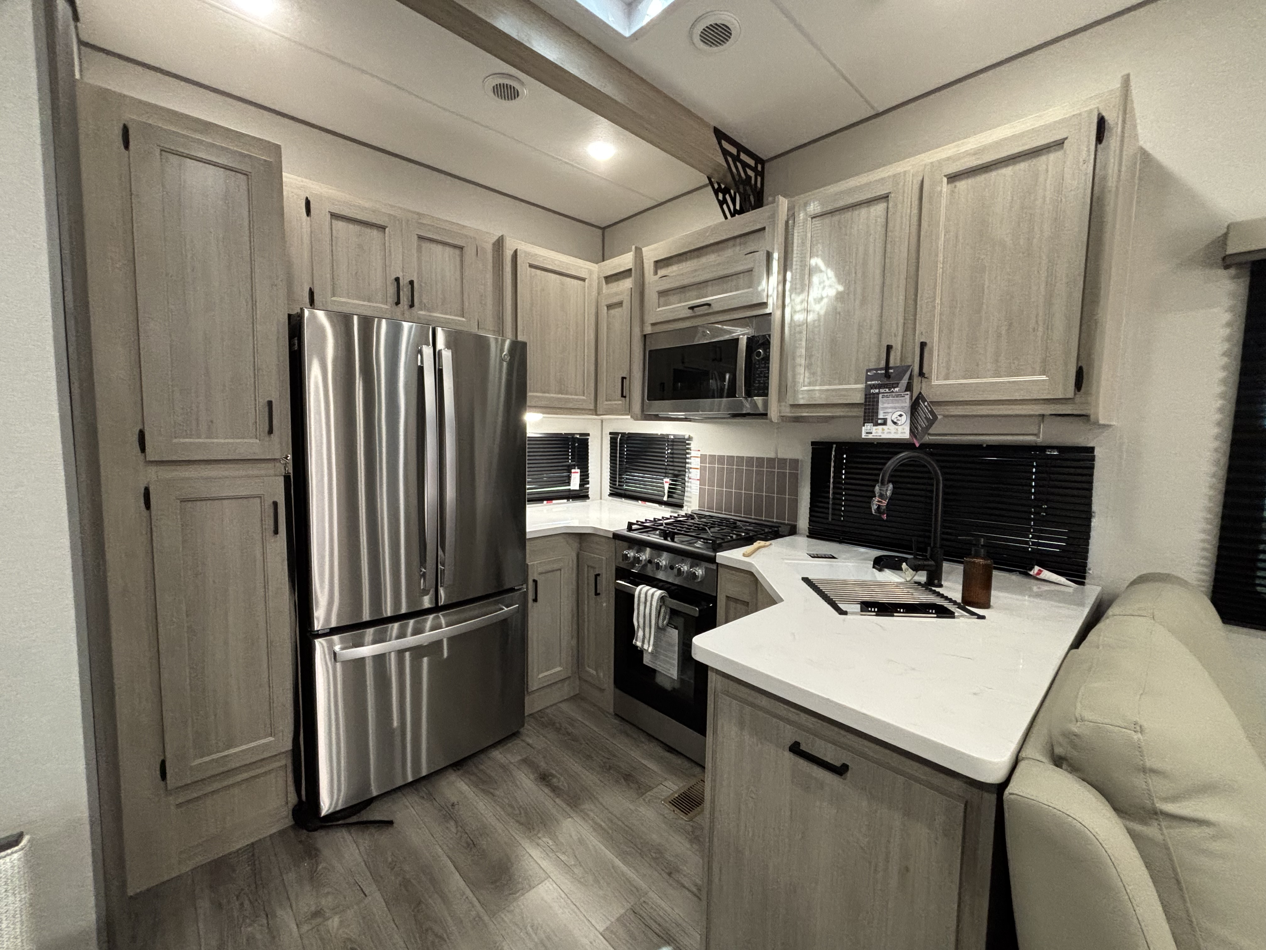 2026 Coachmen Catalina Destination Series 44CONDO - Image 12