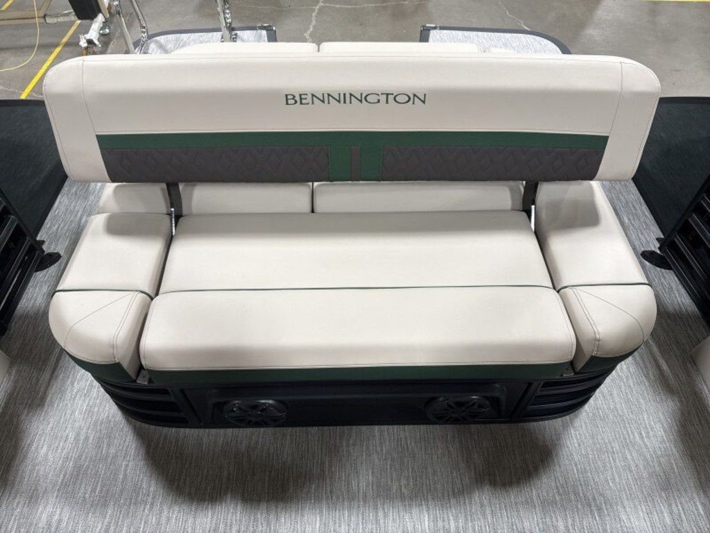 2026 Bennington 24MCSB Carbon Fiber Arch Tritoon Pontoon - Image 21