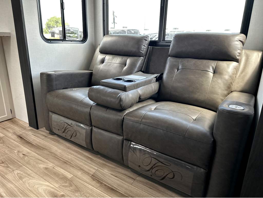 2027 VENTURE RV SPORTTREK 336VRK - Image 11