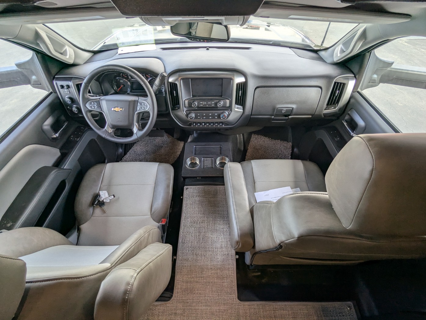 2026 Coachmen Entourage 330DS - Image 8