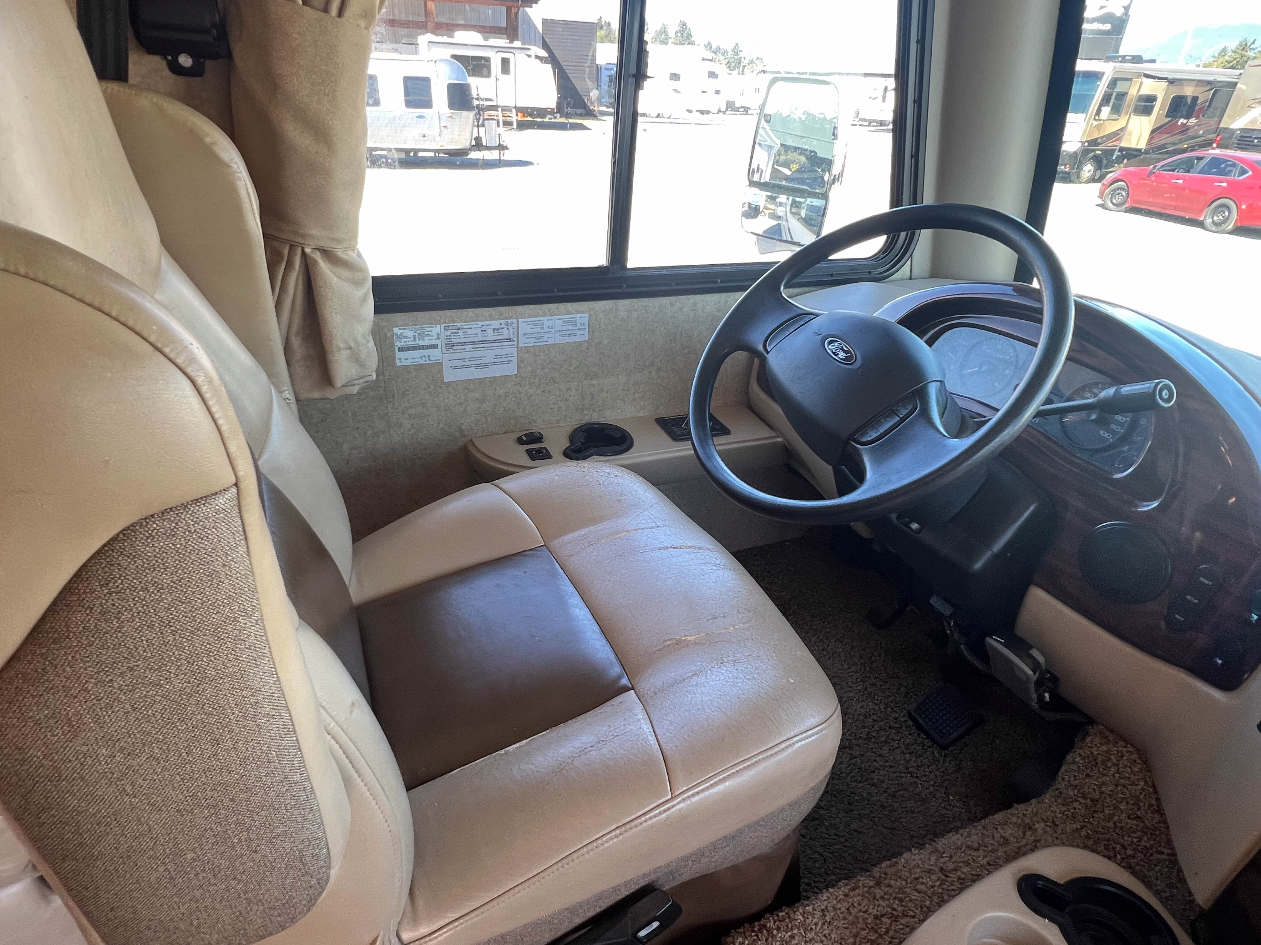 2015 Thor Motor Coach ACE 27.1 - Image 13