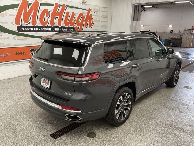 2022 Jeep Grand-Cherokee-L Laredo Altitude 4x4 - Image 4