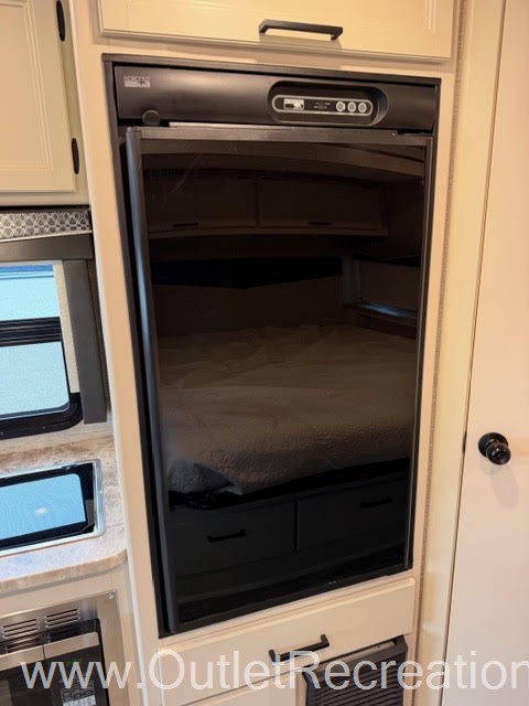 2022 Thor Motor Coach Compass RUV 23TW - Image 23