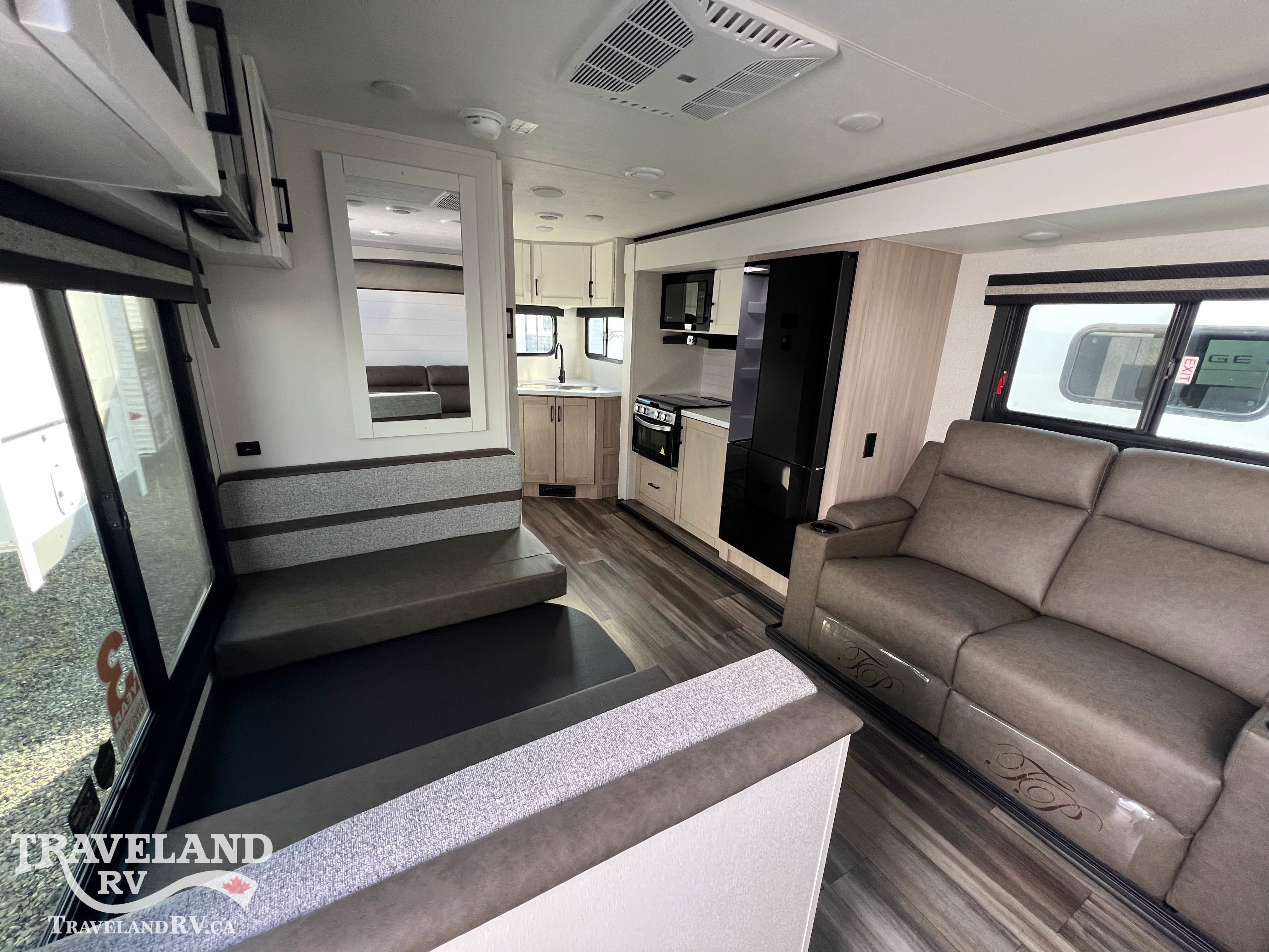 2026 Highland Ridge Range Lite 211RKM - Image 6