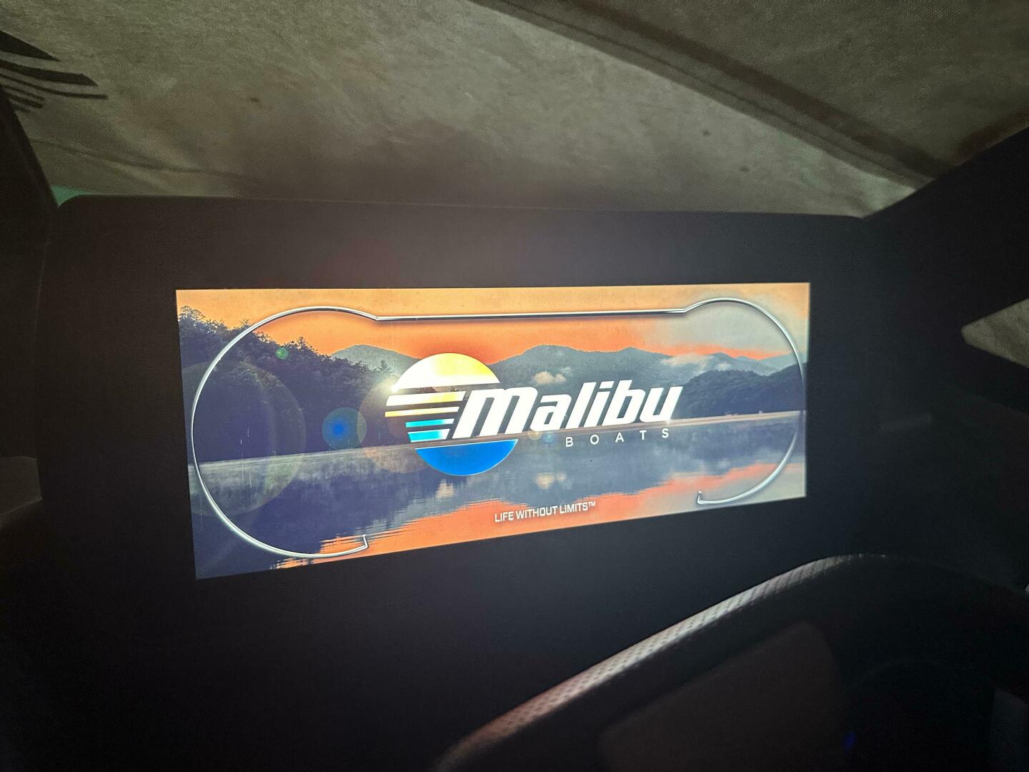 2020 Malibu 32 MXZ - Image 6