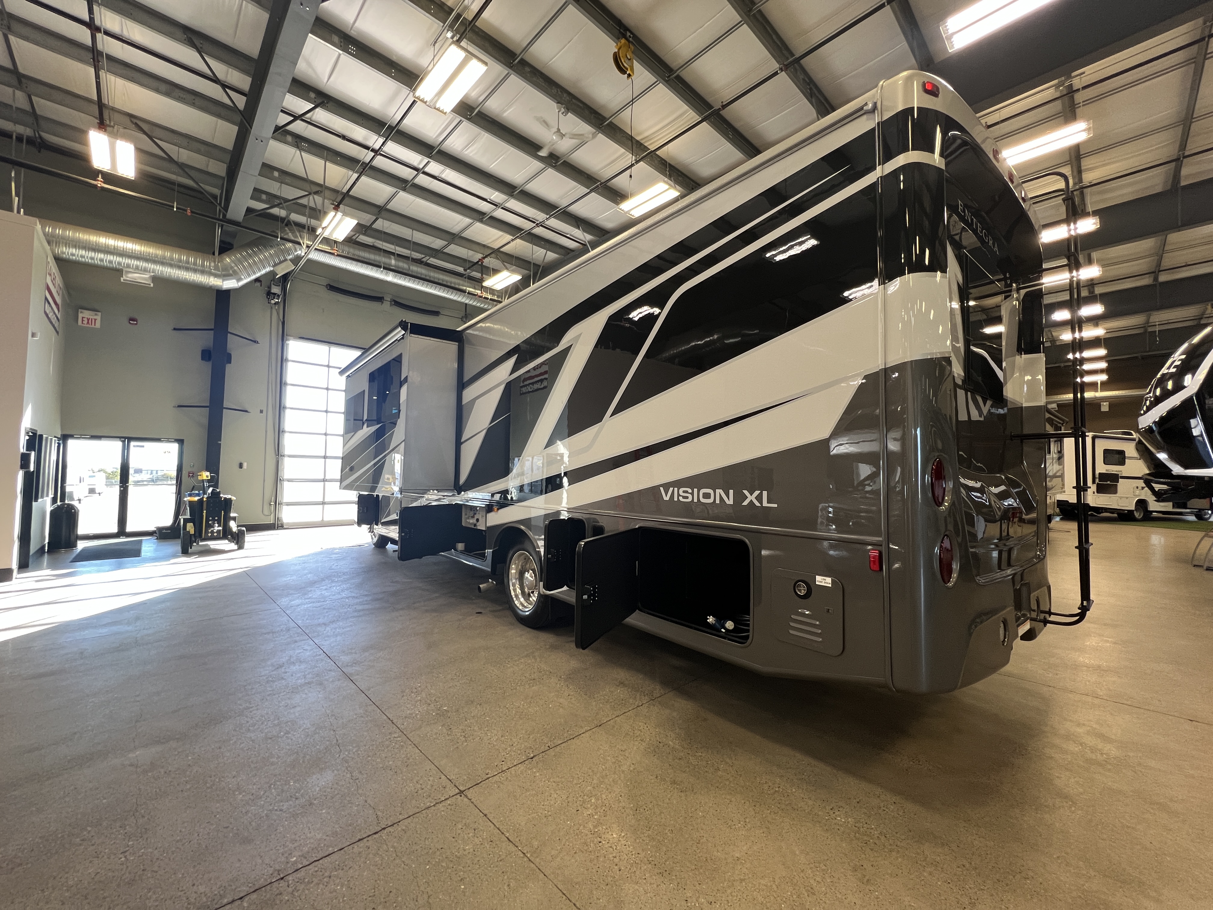 2027 Entegra Coach Vision XL 34G - Image 6