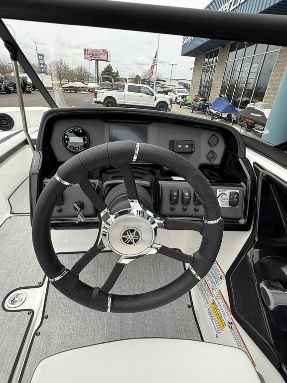 2025 Yamaha Boats AR195 - Image 22