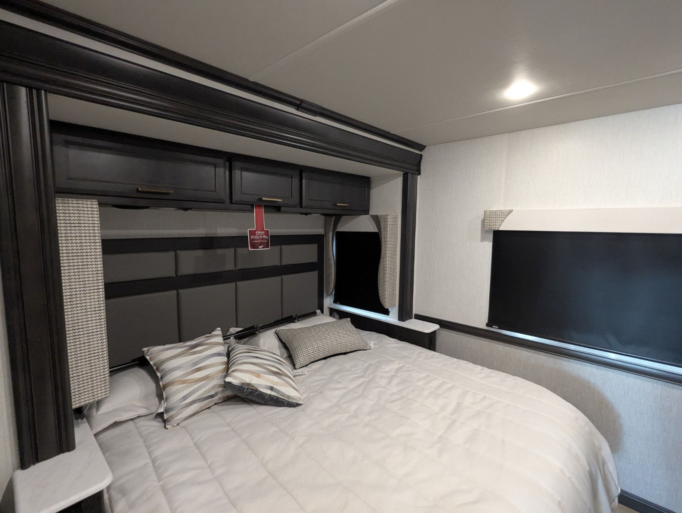 2026 Fleetwood Bounder 33C - Image 27