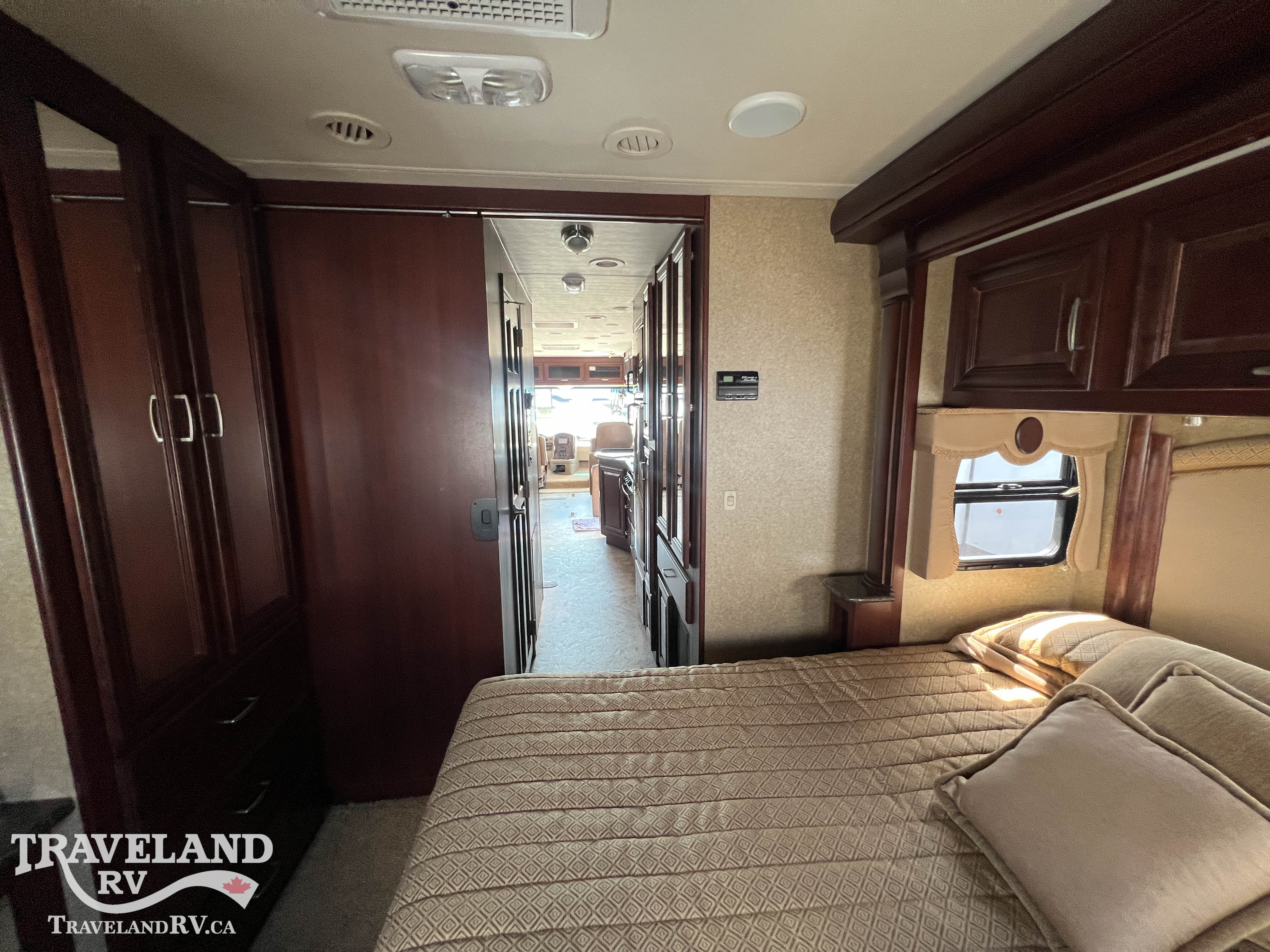 2012 Thor Motor Coach CHALLENGER 32VC HMS - Image 32