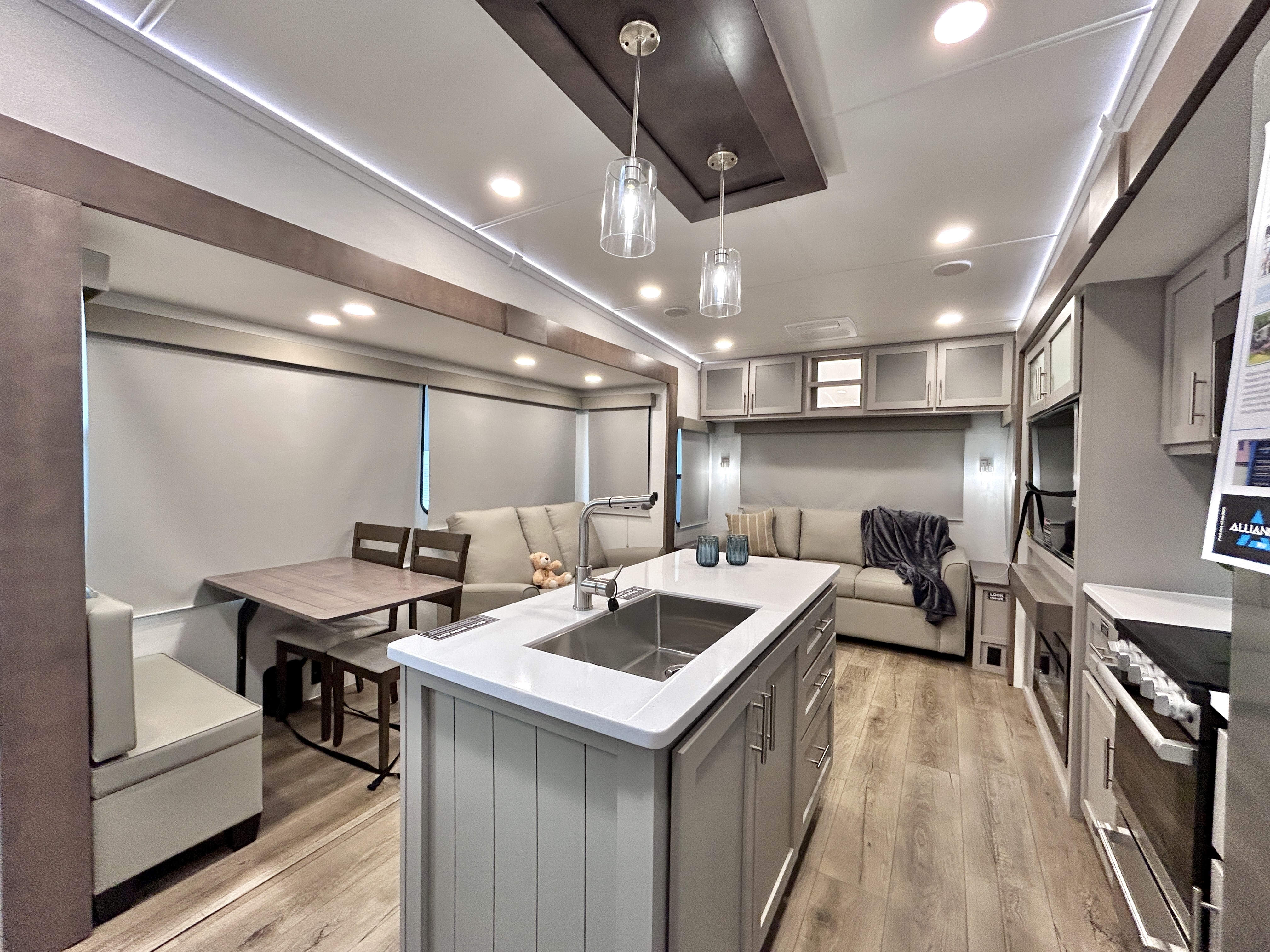 2026 Alliance RV Avenue 32RLS - Image 11
