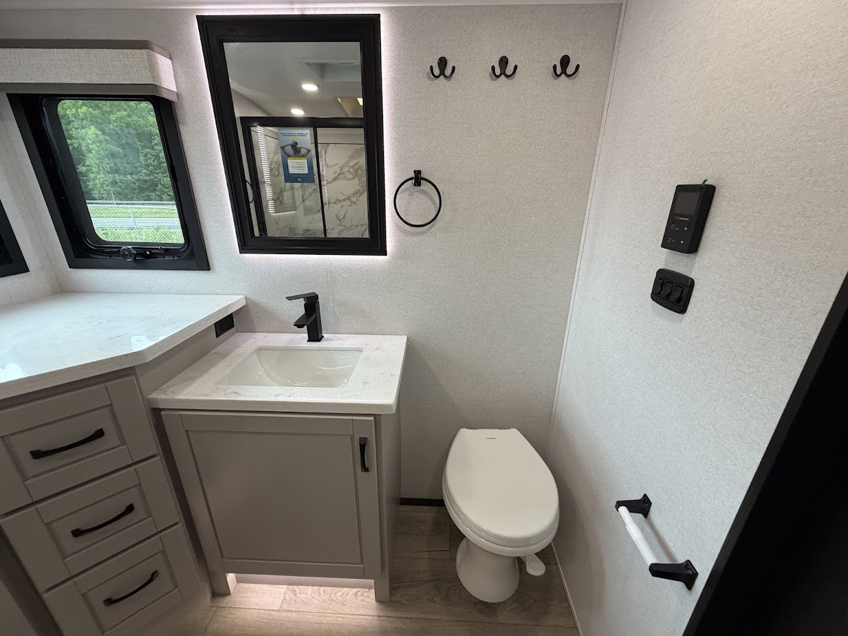 2026 JAYCO NORTH POINT 382FLRB - Image 64