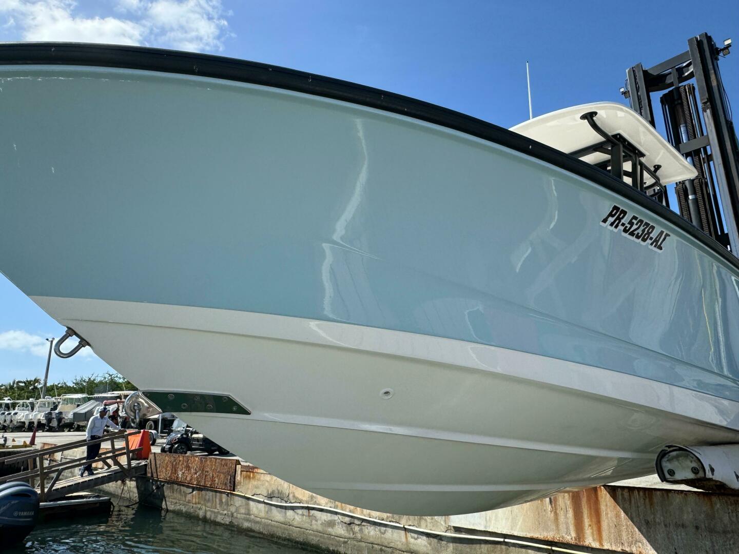 2022 Boston Whaler 250 DAUNTLESS Base - Image 4
