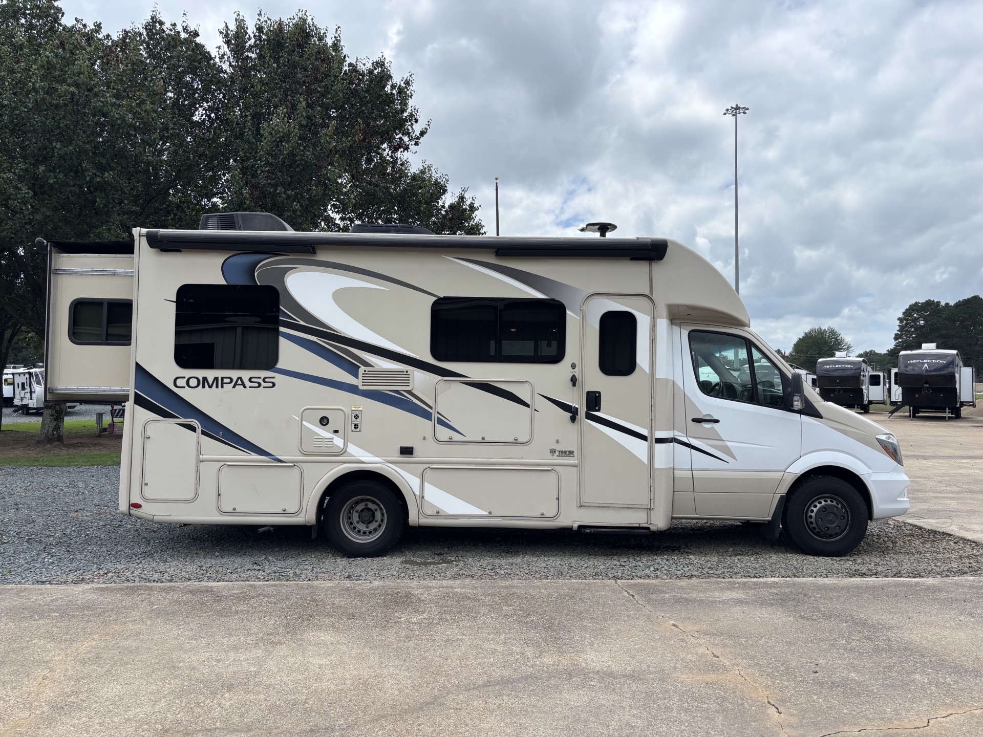 2018 Thor Motor Coach Compass 24TX - Image 2
