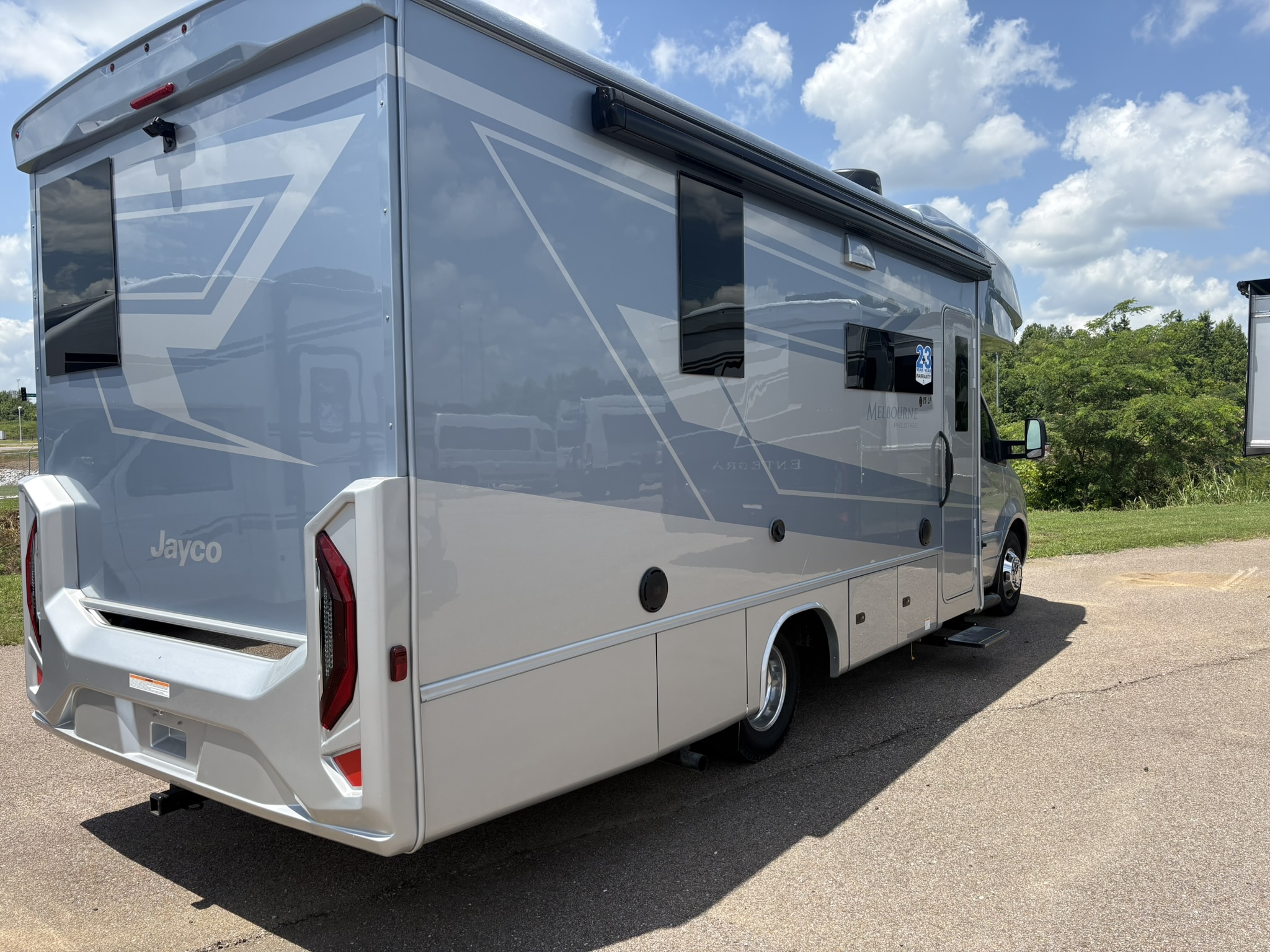 2027 JAYCO MELBOURNE PRESTIGE 25LP - Image 4
