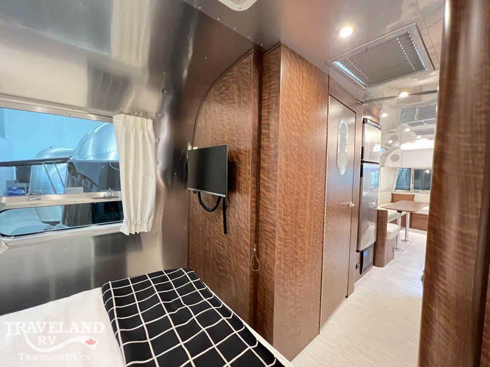 2026 AIRSTREAM 30RBQ GLOBETROTTER - Image 29
