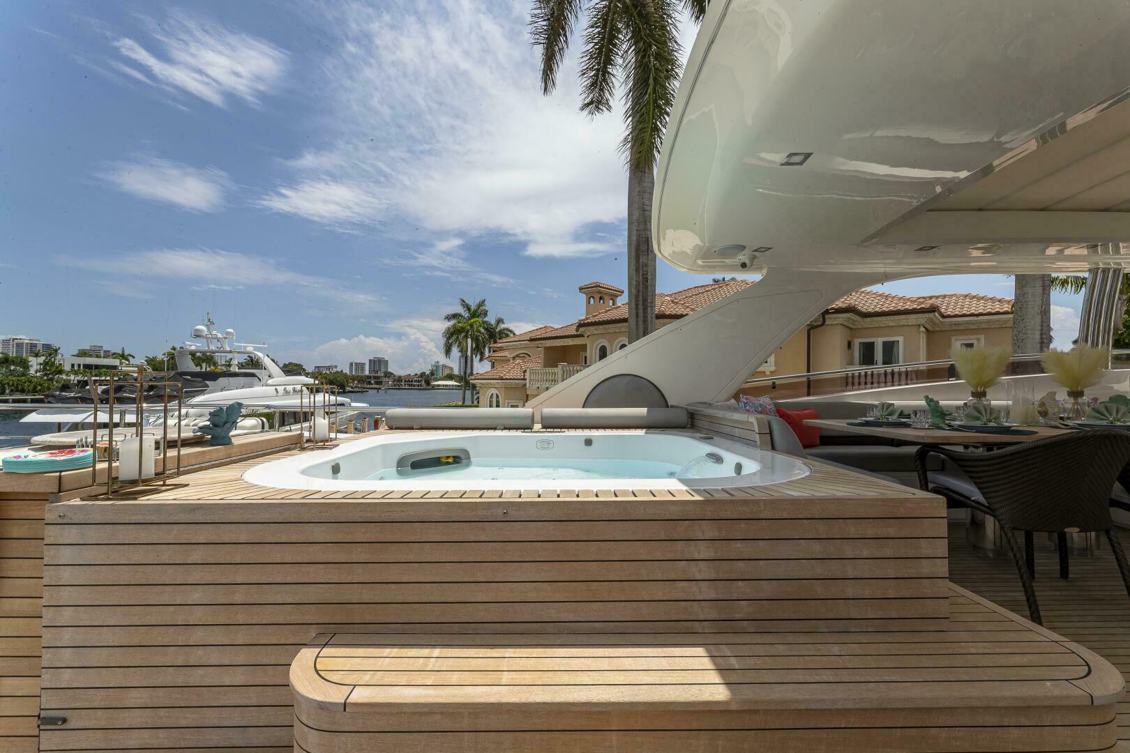 2012 Princess 32M - Image 63