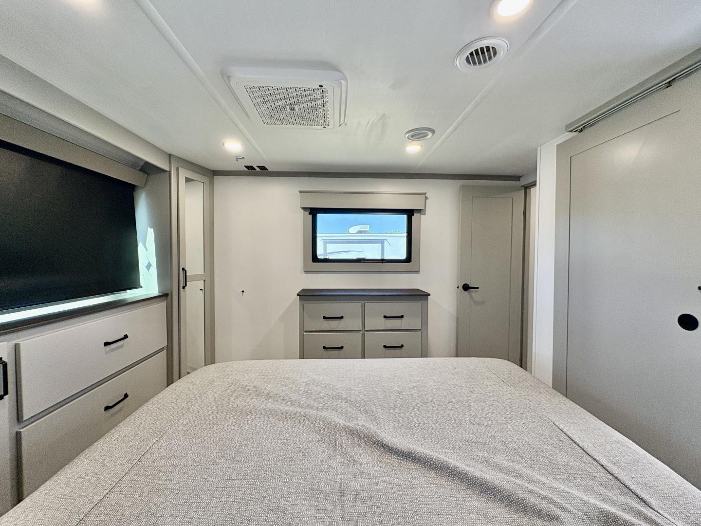 2025 Keystone Montana High Country 295RL - Image 23