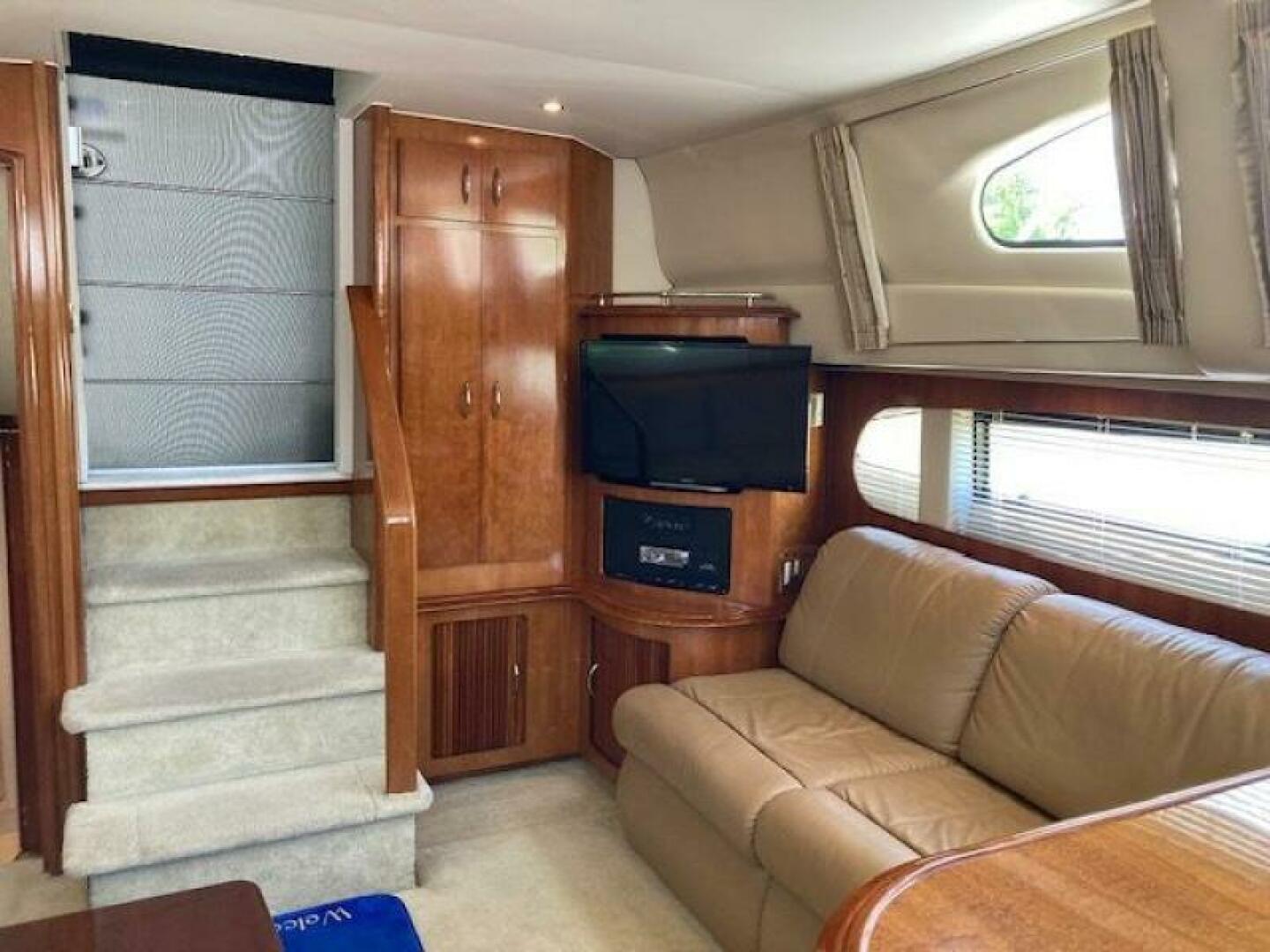 2003 Carver 396 Aft Cabin MY - Image 12