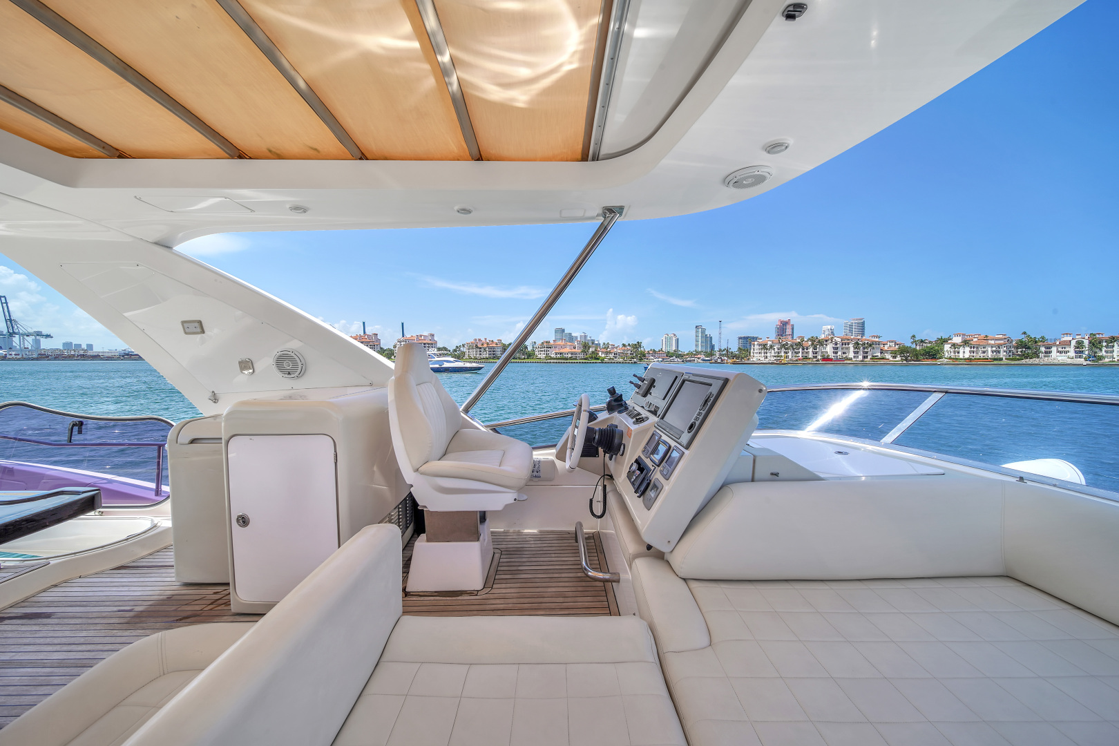 2012 Azimut 64 FLY - Image 39