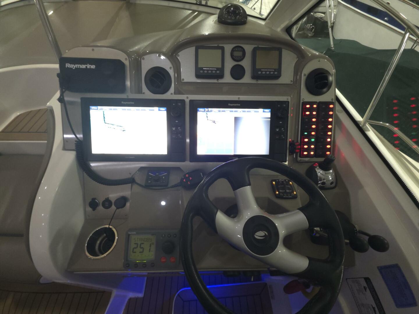 2008 Cruisers Yachts - Image 44